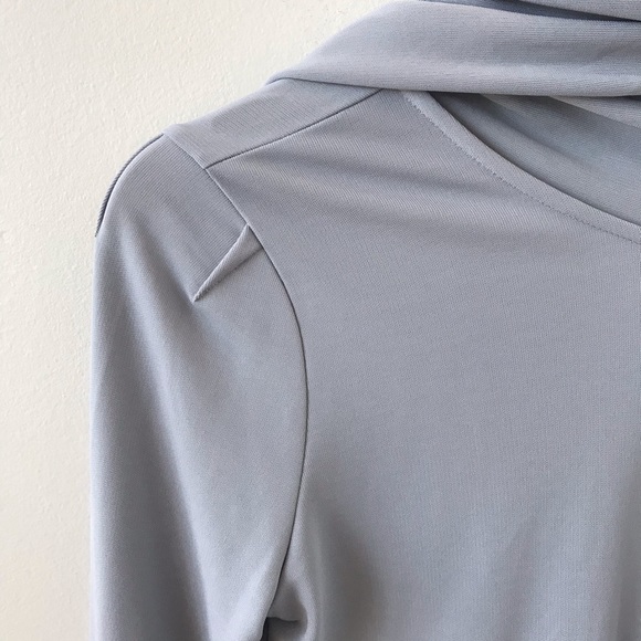 Roland Mouret pale blue long sleeved draped back top - Picture 8 of 16